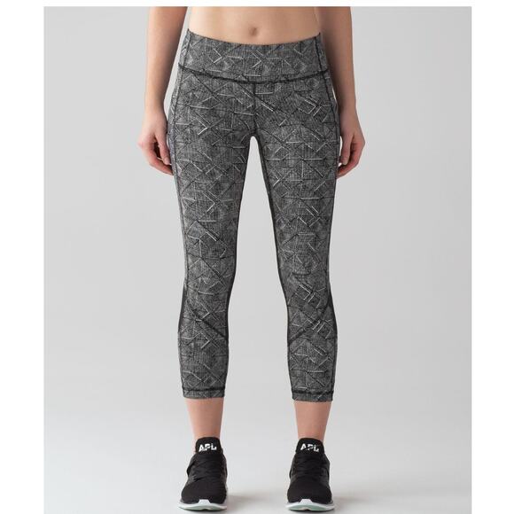 Lululemon Pace Rival Crop Leggings Alpine White Black Size 6 - Picture 1 of 11